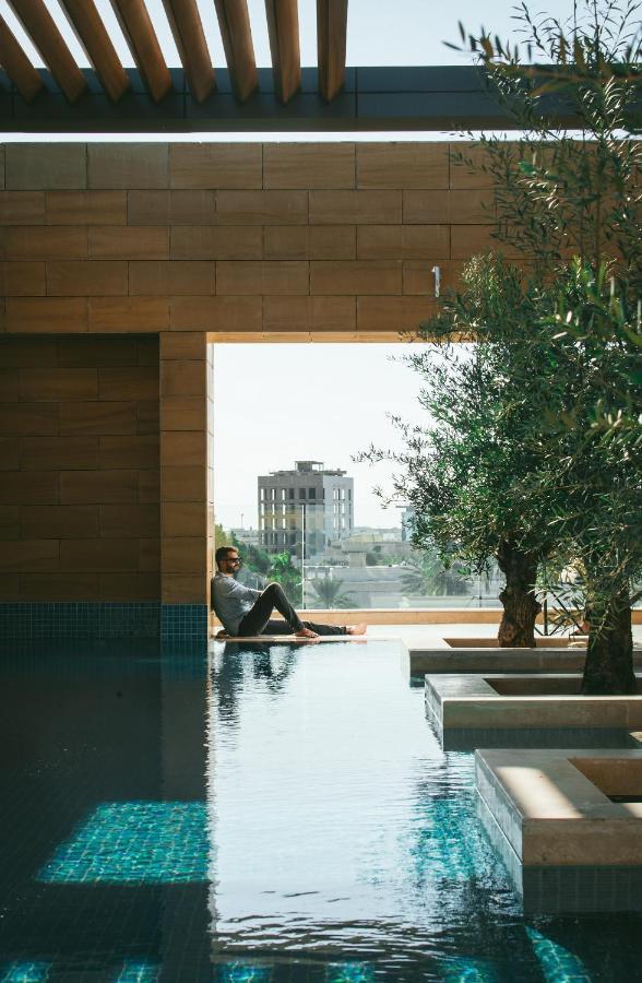 Shirvan Hotel City Yard Jeddah Bagian luar foto The pool at the hotel