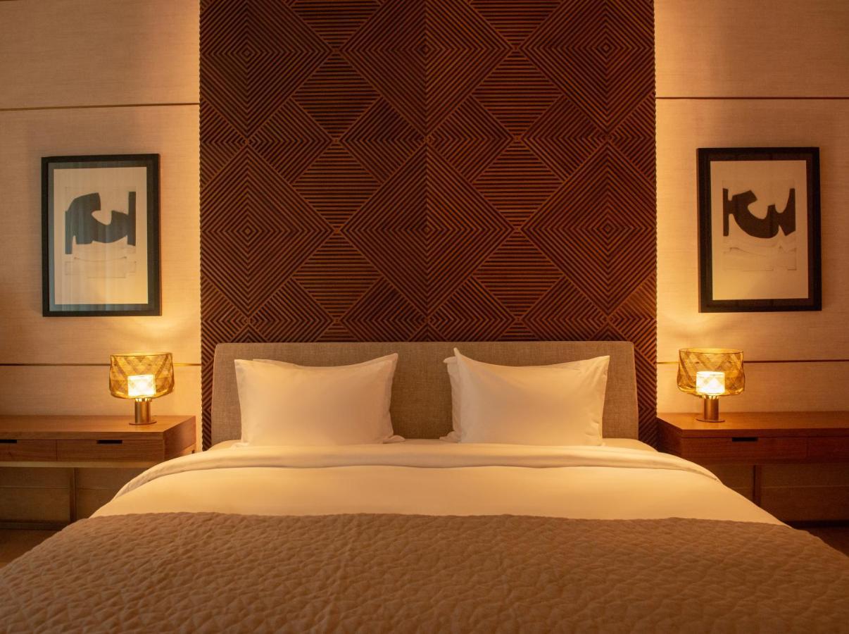 Shirvan Hotel City Yard Jeddah Bagian luar foto A bedroom at the hotel