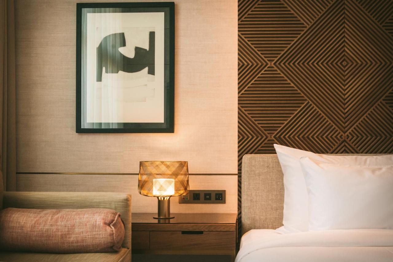 Shirvan Hotel City Yard Jeddah Bagian luar foto A guest room at the hotel