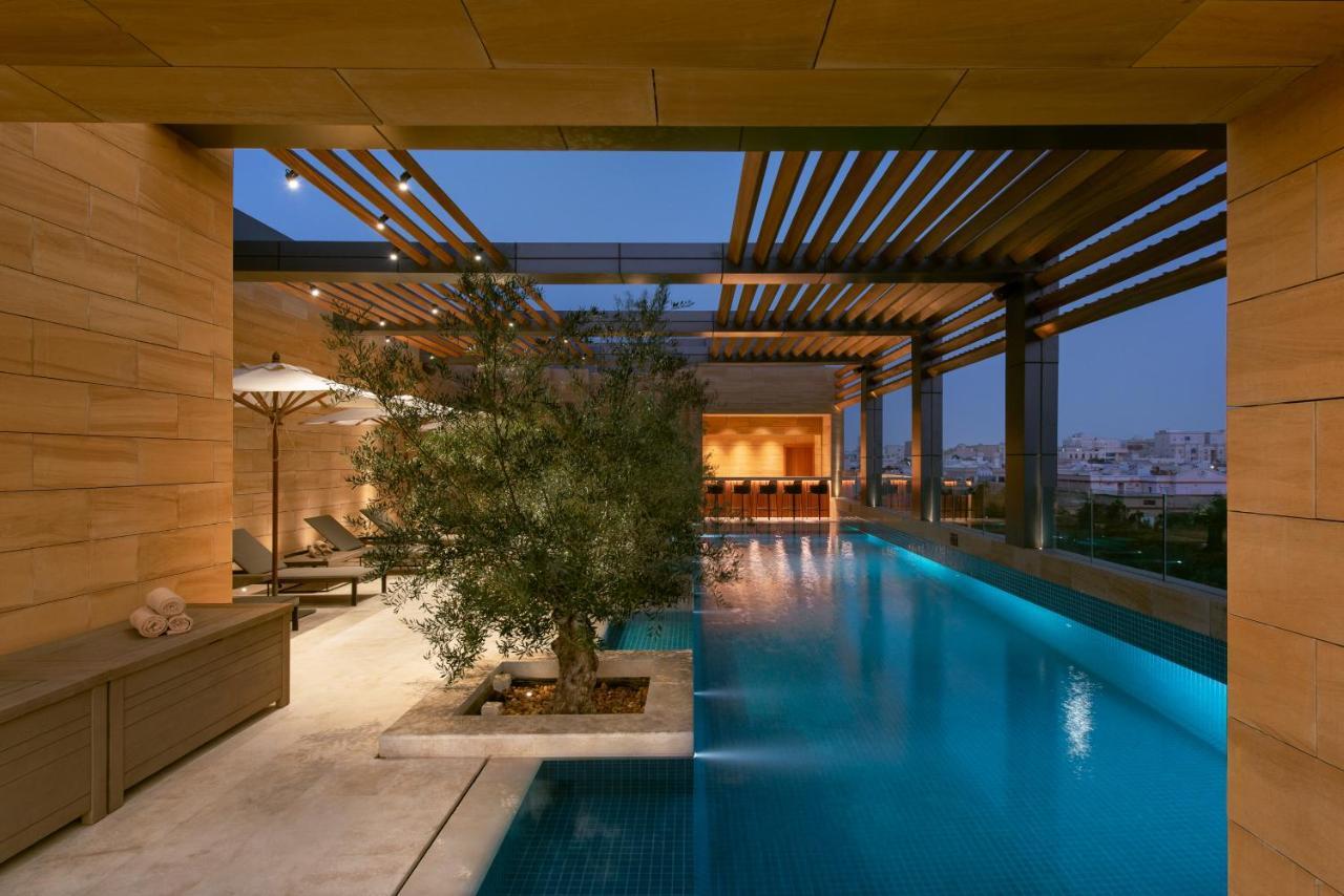 Shirvan Hotel City Yard Jeddah Bagian luar foto The pool at the hotel