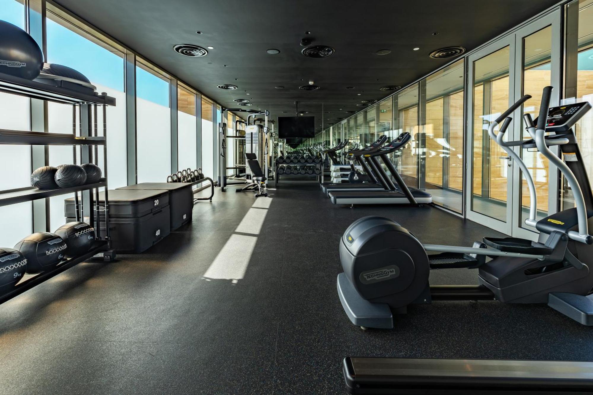 Shirvan Hotel City Yard Jeddah Bagian luar foto The gym at the 100 East 53rd Street building