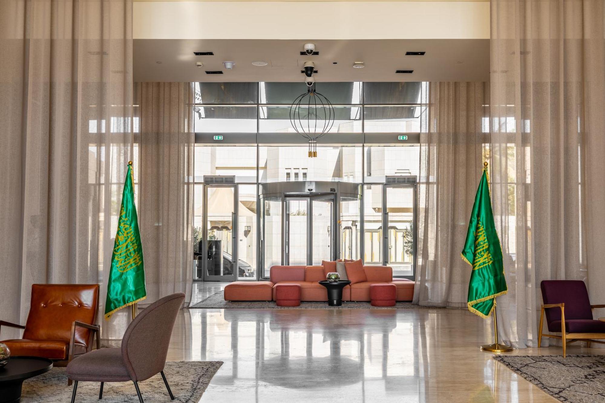 Shirvan Hotel City Yard Jeddah Bagian luar foto The lobby of the hotel